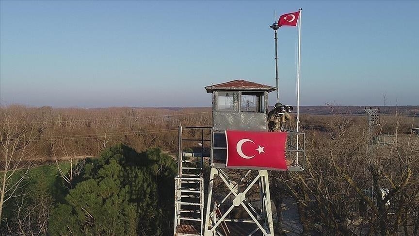 Turkey nabs 7 people illegally crossing borders