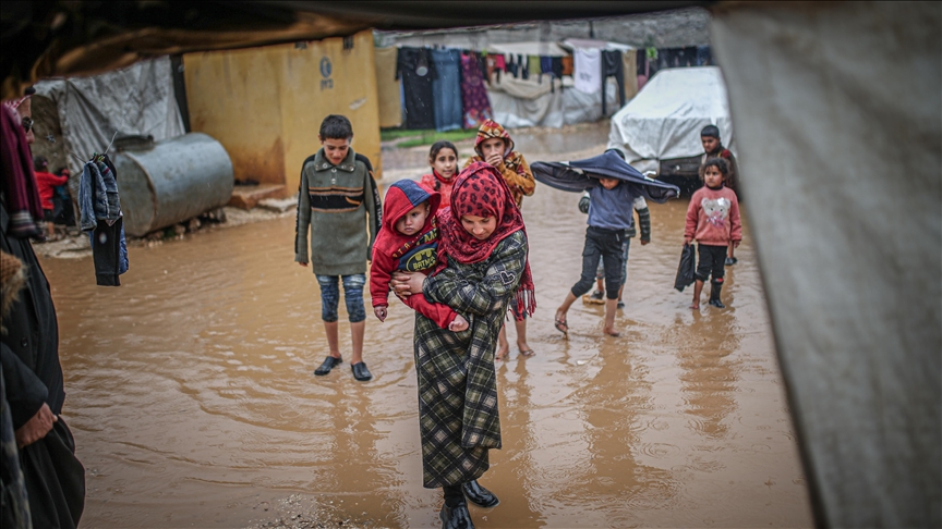 Более ста лагерей беженцев в Идлибе пострадали от сильных ливней