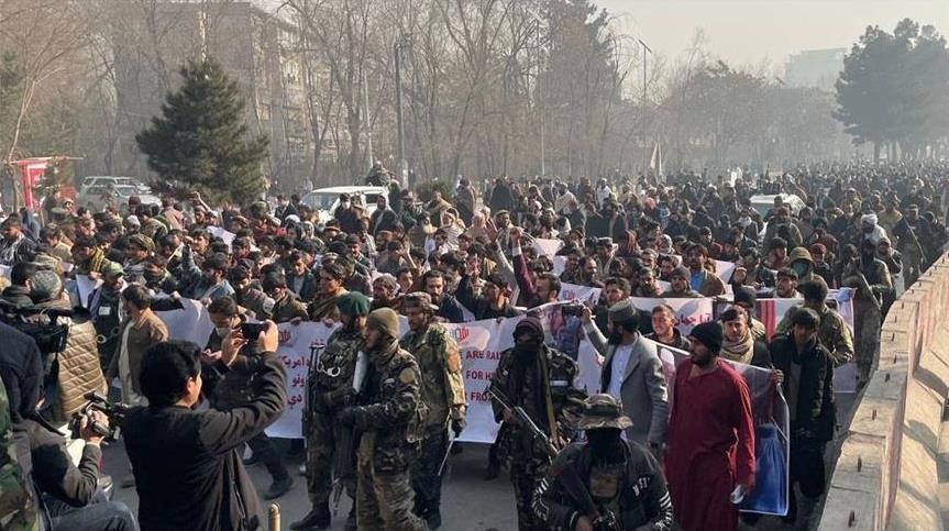 Afganos le exigen a Estados Unidos la liberación de fondos congelados 