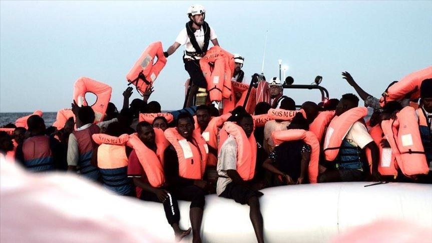 Spanish police rescue 105 migrants in tiny boat off West African coast