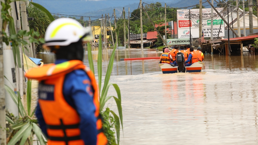 Malezyadaki sel felaketinde 14 kişi hayatını kaybetti