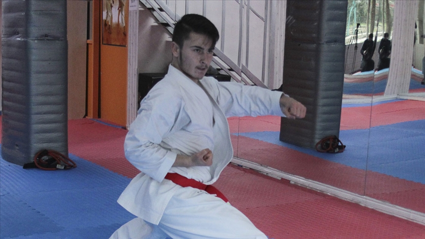Milli karateci Enes Özdemirin en büyük hedefi olimpiyatlara katılmak