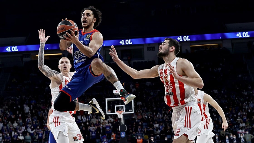 Anadolu Efes Kızılyıldız mts'i tek sayı farkla yendi