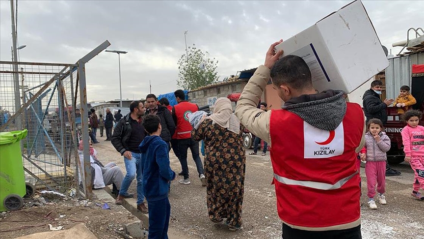 Türk Kızılay Erbilde selden etkilenen ailelere yardım dağıttı