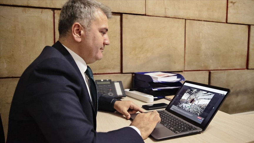 AK Parti'li Canbey seçimi 'Harabeler arasında yaşam' fotoğrafı oldu