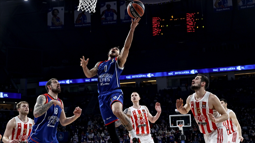 Anadolu Efes top Crvena Zvezda with game-winning free throws from Micic
