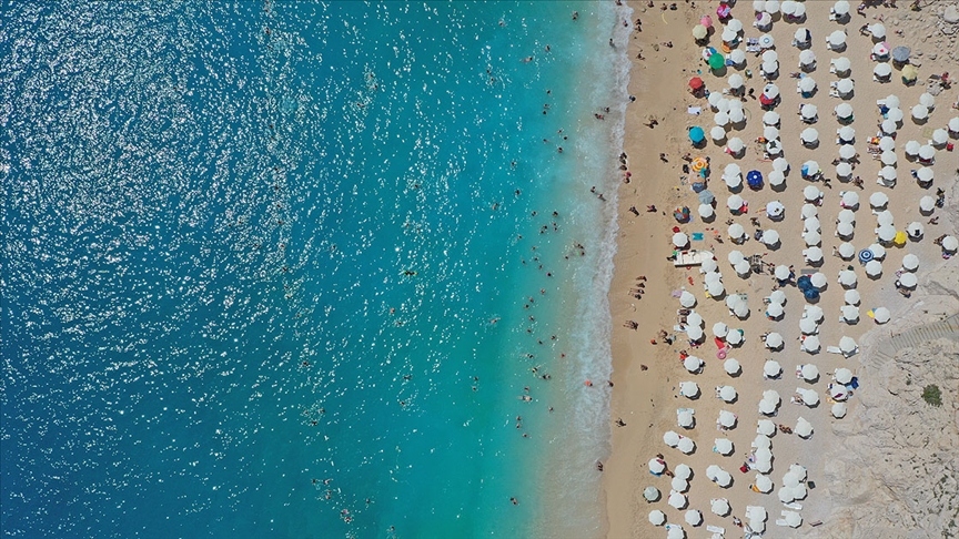 Antalyada 2022de hedef 15,6 milyon turisti aşmak