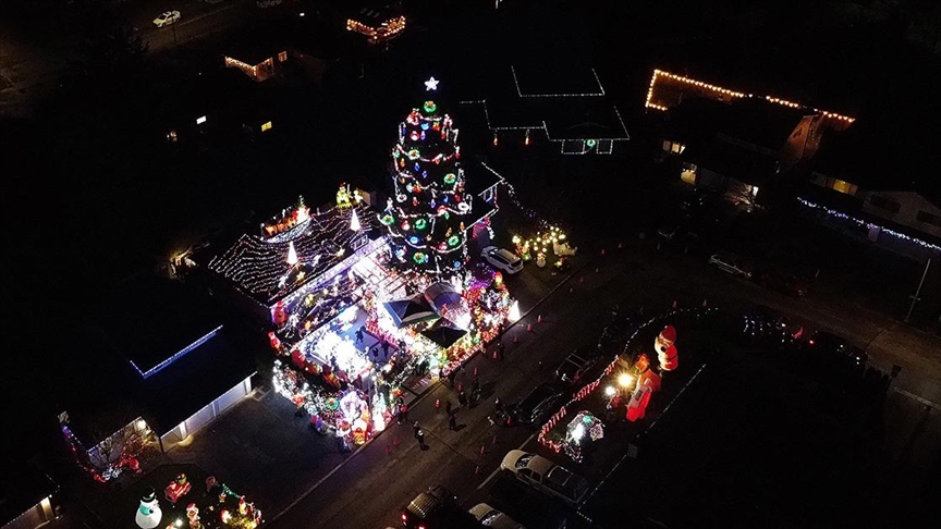 Više od 200.000 božićnih ukrasa na kući u Kanadi