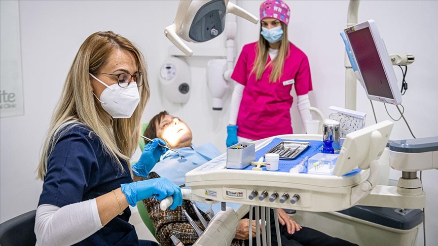 Gest vrijedan divljenja: Stomatološkinja Almina Murić nudi besplatno liječenje za sve osobe slabijeg imovinskog stanja