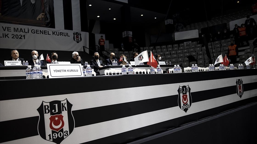 Beşiktaş'ta Fikret Orman dönemi ibra edilmedi