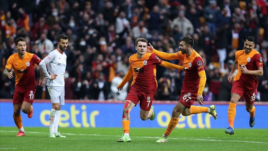 Galatasarayda 7 haftalık galibiyet hasreti bitti
