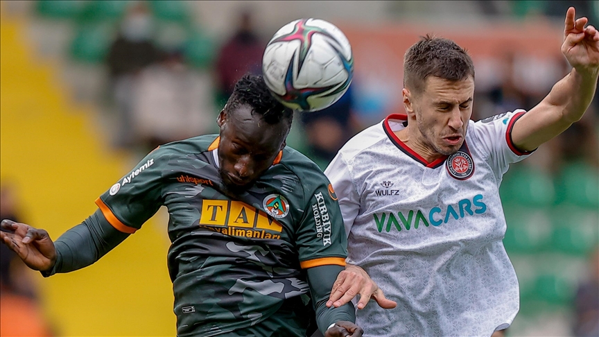 Aytemiz Alanyaspor ve VavaCars Fatih Karagümrük 1 puanı paylaştı