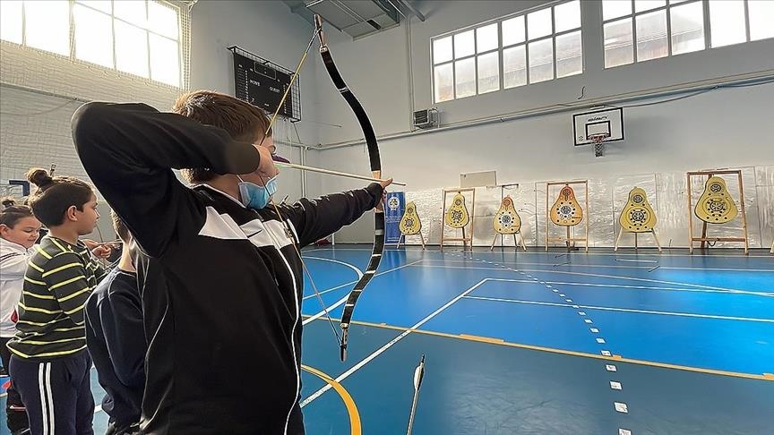 Kosovo : Conclusion d'une formation de tir à l’arc traditionnel turc