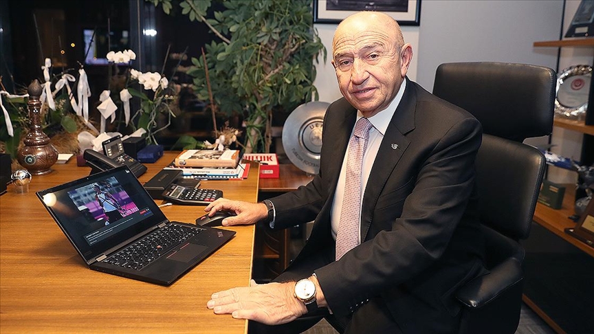 TFF Başkanı Özdemir, spor kategorisinde 'Şampiyon Mete Gazoz' başlıklı fotoğrafı seçti