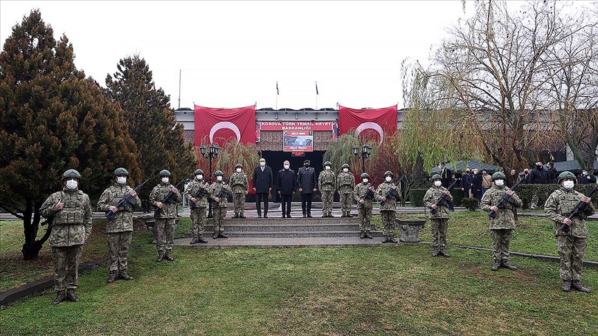 Bakan Akar, Kosova Türk Temsil Heyet Başkanlığında incelemelerde bulundu