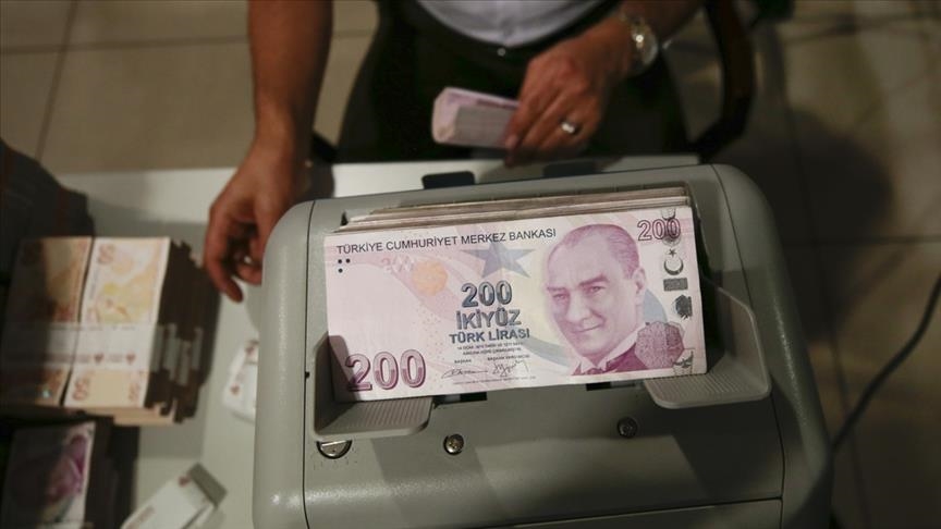Turkey plans incentives to get citizens to shift from gold to lira deposits