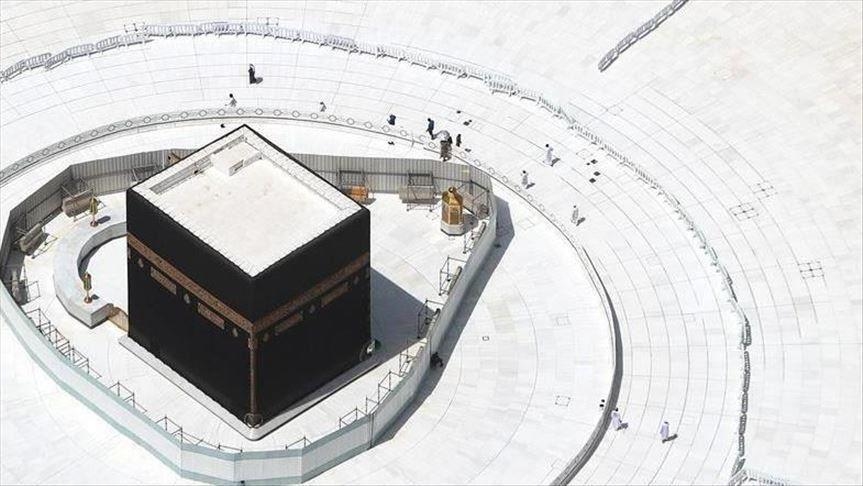 إعادة التباعد إلى الحرمين الشريفين بعد نحو شهرين من إلغائه