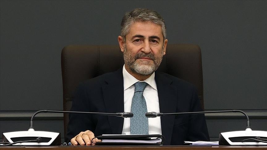 وزير المالية التركي: تراجع ودائع الأفراد بالعملات الأجنبية