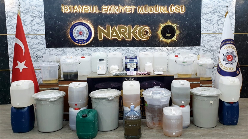 İstanbulda 553 kilo 800 gram metamfetamin ele geçirildi