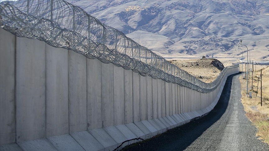 Huduttaki güvenlik duvarı sınırdan kaçak geçişleri engelledi