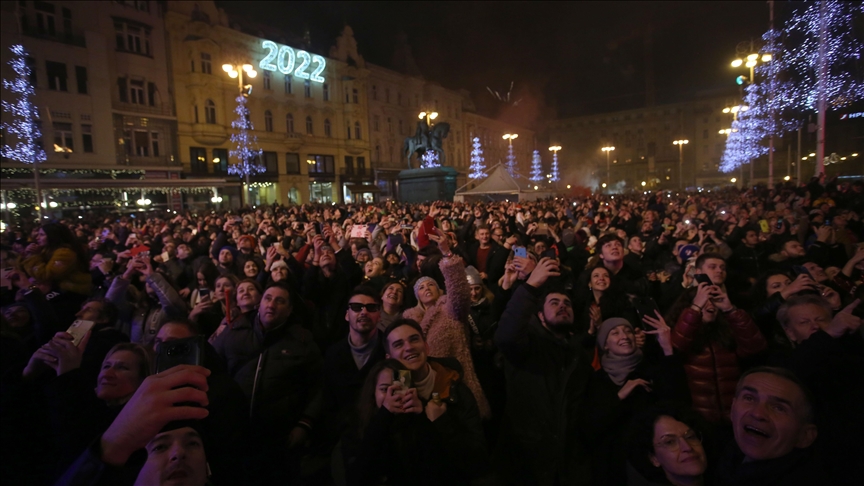 Hrvatska: Doček Nove godine na Trgu bana Jelačića uz Psihomodo Pop i vatromet