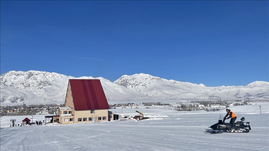 Tuncelideki Ovacık Kayak Merkezi yeni sezona hazır