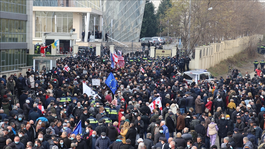 Сторонники Саакашвили прекратили массовую голодовку