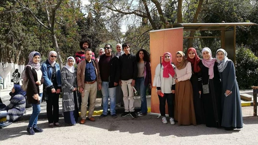 Tens of thousands of Arab youths volunteering to read for blind people