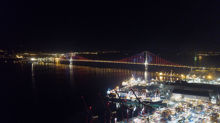 Osmangazi Köprüsünden yılbaşı gecesi geçiş yapmaya çalışanların ücreti karşılanacak