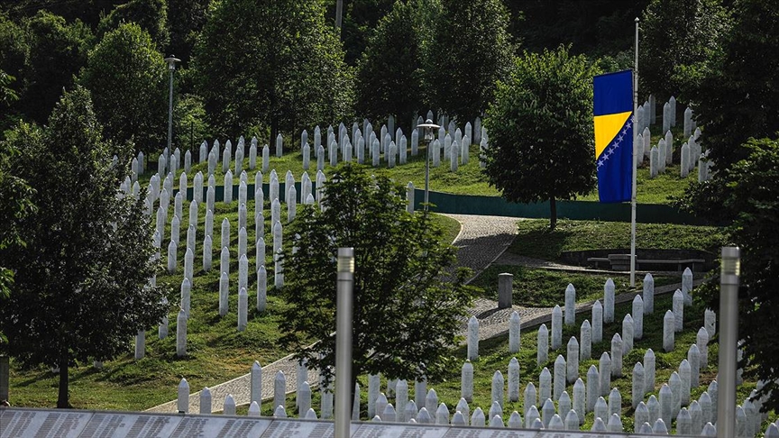 Srebrenitsa’da savaş suçu işlemekle itham edilen eski Sırp komutan gözaltına alındı