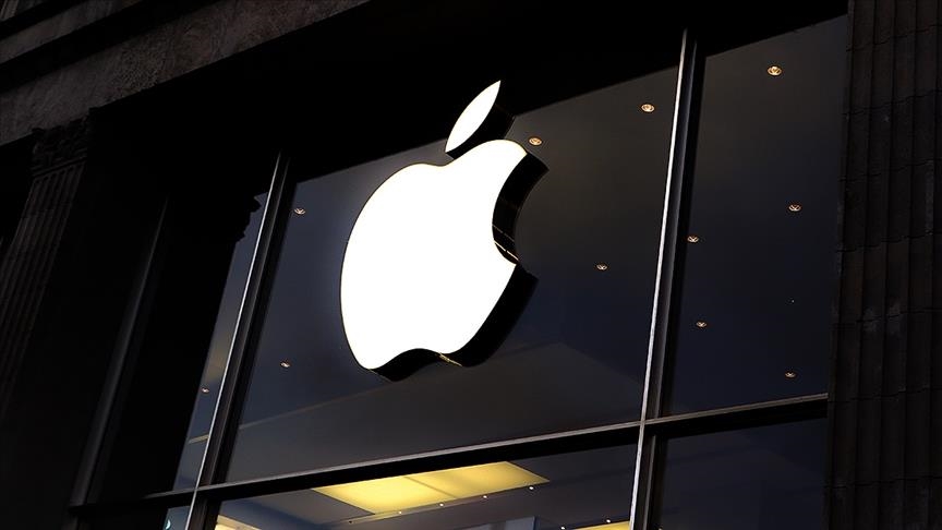 Apple devient la "première entreprise dont la valeur marchande dépasse les 3 000 milliards de dollars"