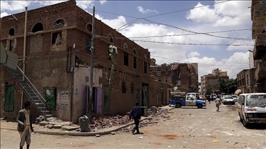 Husilerin balistik füze ile düzenlediği saldırıda 12 Yemen askeri öldü