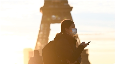 France smashes daily record for COVID cases