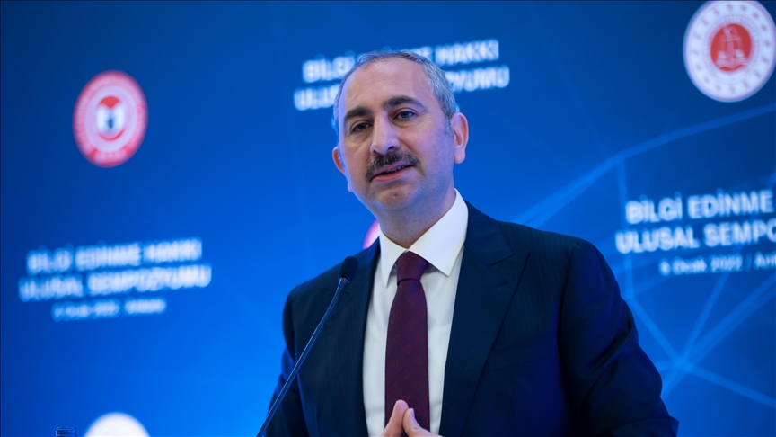 Adalet Bakanı Gül: Eski Türkiye'nin adetlerini hortlatmak isteyenler bilmelidir ki o köprülerin altından çok sular aktı