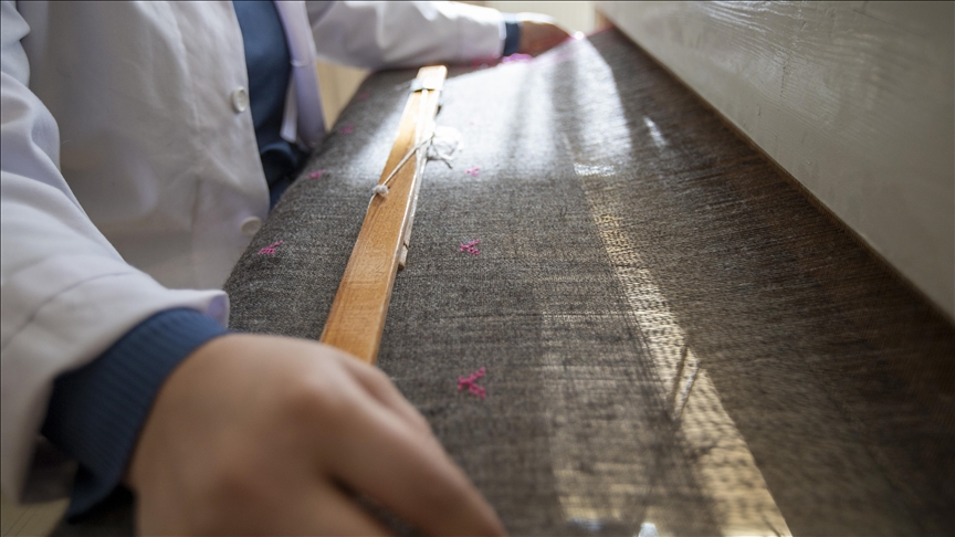 Erzurumun tescilli ehram kumaşı farklı ürünlerle geleceğe taşınıyor