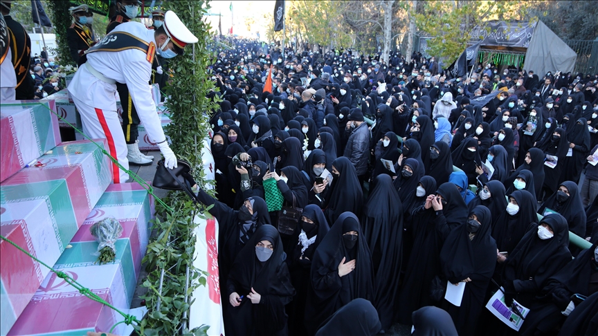 В Тегеране хоронят останки 150 солдат, погибших в ирано-иракской войне