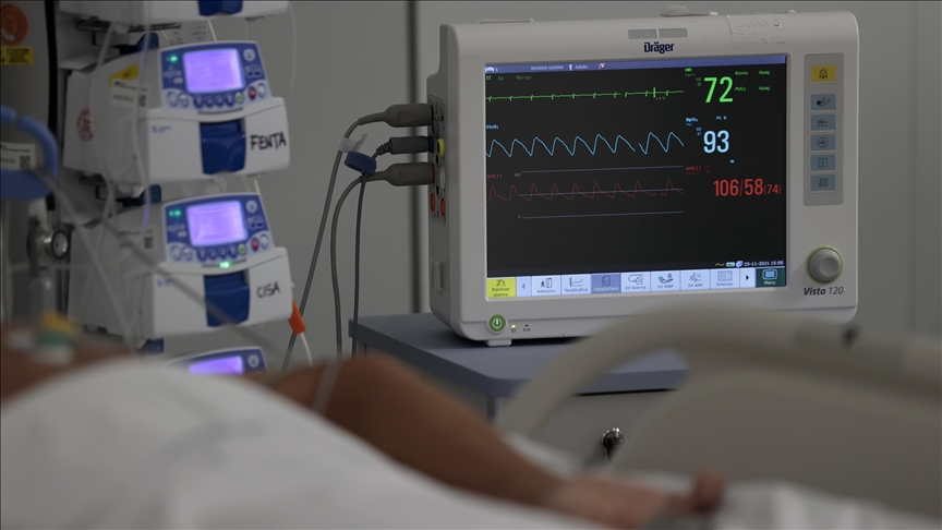 Spain's COVID-19 hospitalizations surpass those of last 2 waves