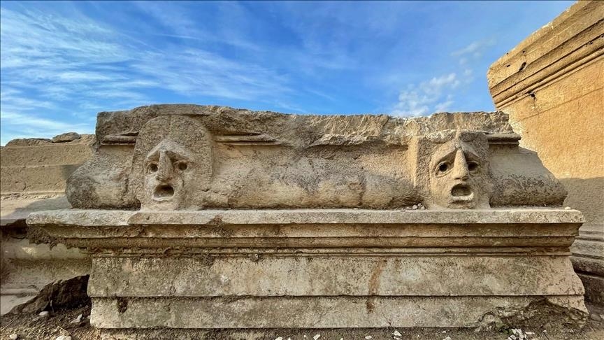 Relief masks unearthed at ancient theater in southern Turkiye