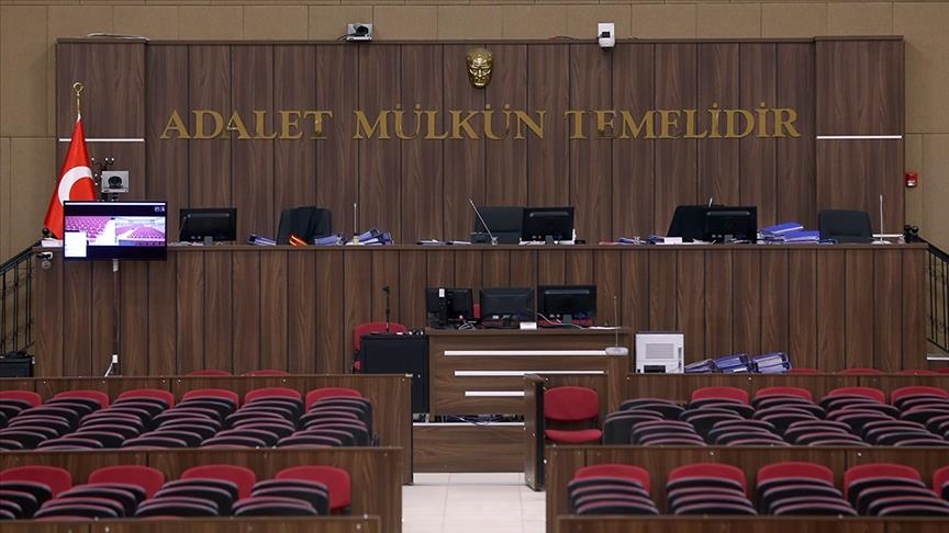 Di lêpirsîna Weşanxaneya Zîrveyê da 4 şikbaran cezayê hepsê xwar