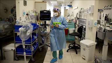 İsrailli uzmanlar, iki hafta içerisinde ülkedeki Kovid-19 vakalarının 1 milyona çıkabileceğini belirtiyor