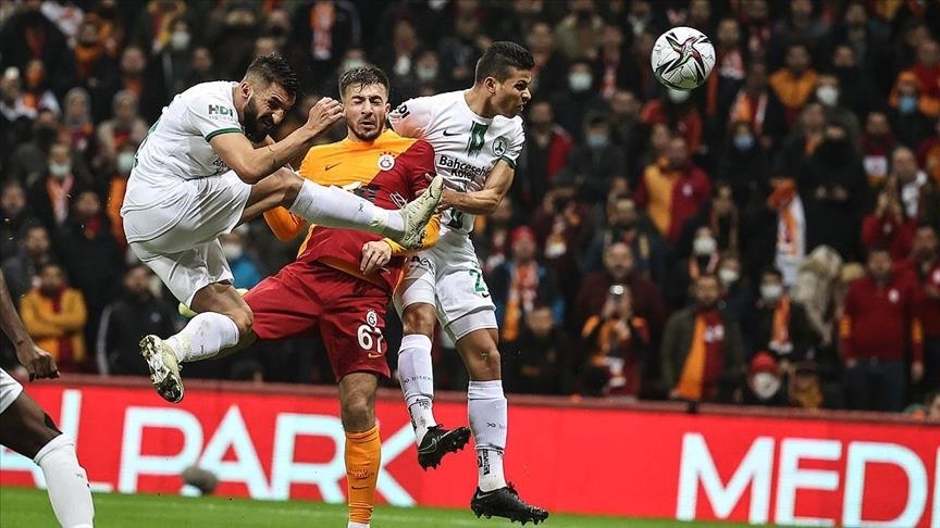 Galatasaray start second half of season with home loss