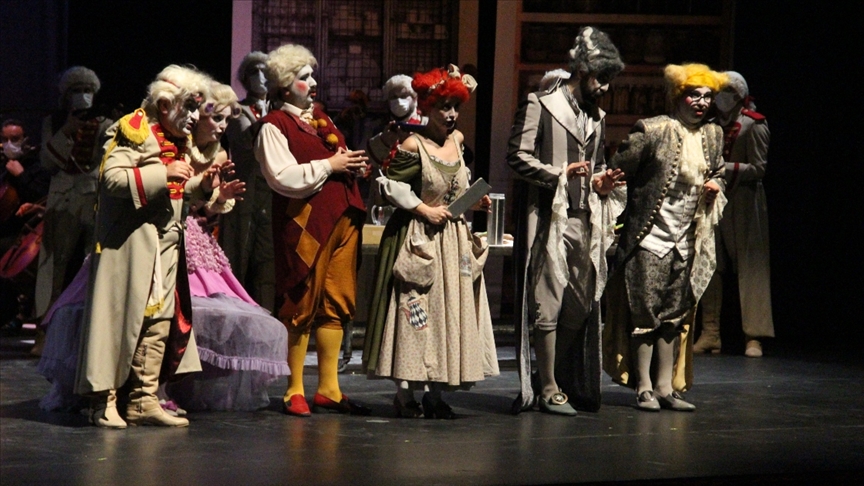 Antalya Devlet Opera ve Balesi Sevil Berberini sahneledi