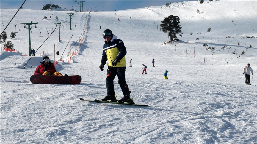 На горнолыжном центре «Карталкая» в Турции наплыв туристов
