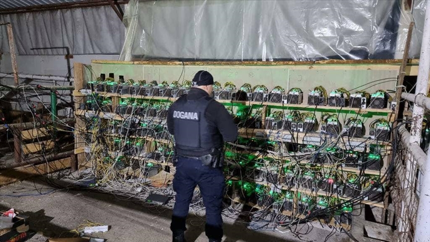 Policia e Kosovës konfiskon 272 pajisje për minim të kriptovalutave në Leposaviq