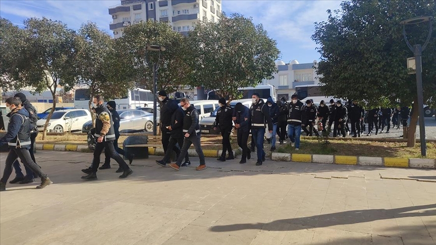 Şırnak merkezli rüşvet operasyonunda yakalanan 30 zanlıdan 16’sı tutuklandı