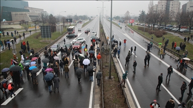 Serbi, fillojnë protesta të reja me bllokimin e rrugëve