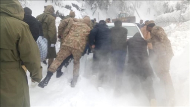 21 die after being stuck in cars amid heavy snowfall in Pakistan