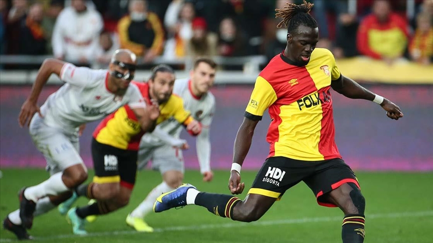 Göztepe, Cherif Ndiaye'nin 3 gol attığı maçta Antalyaspor'u yendi