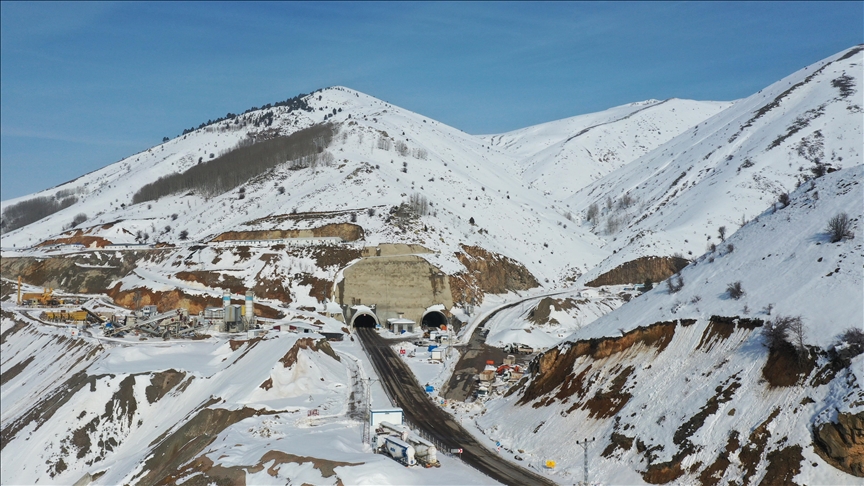 Ulaşıma açılan Eğribel Tüneli ile vatandaşın kış çilesi sona erdi
