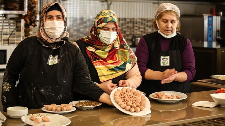كبة "الأم وبنتها".. من روائع مطبخ ملاطية التركية